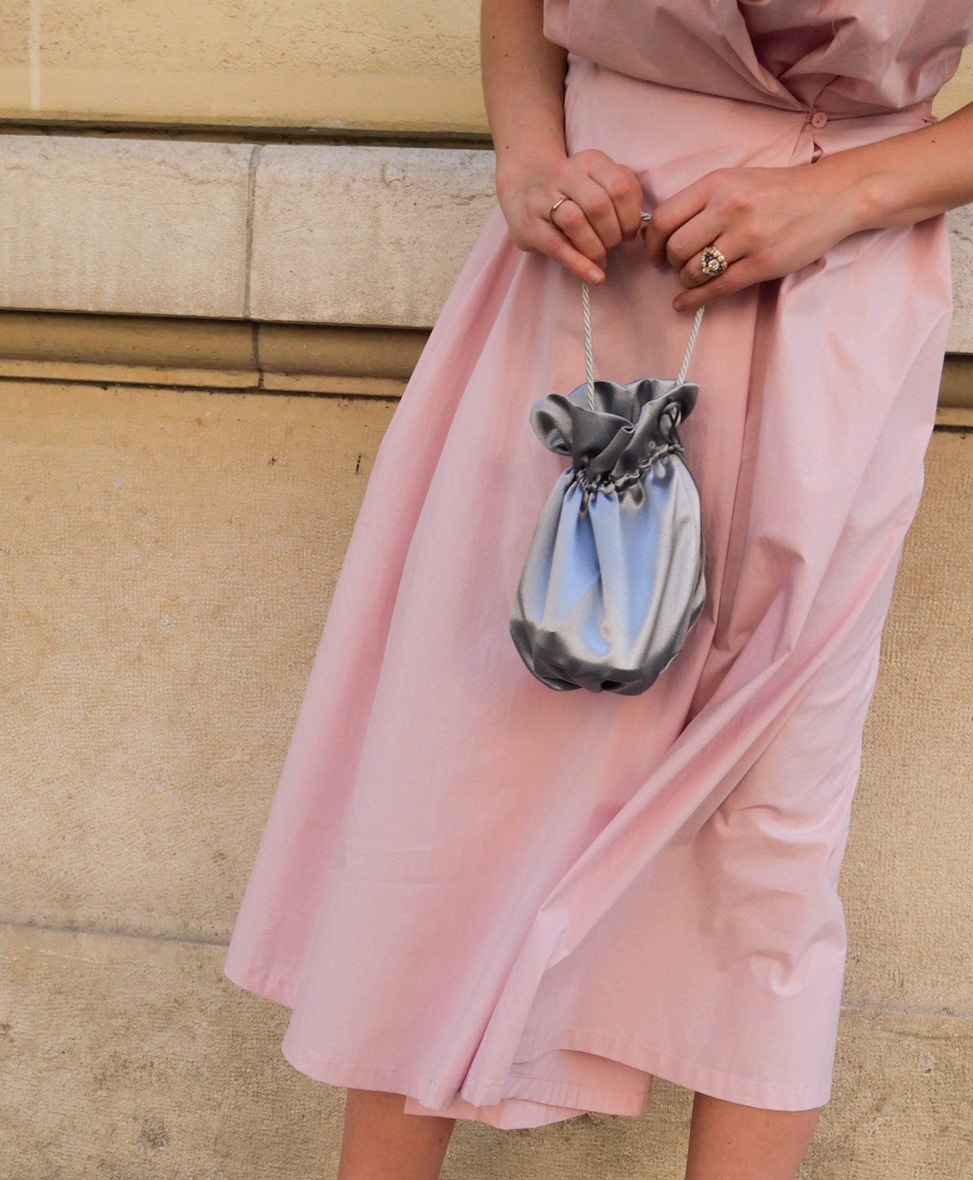mini sac evenement chic en crepe envers satin