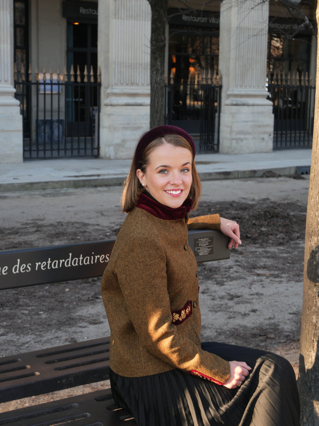 Serre-tête en velours Raphia Paris dans un style chic et contemporain