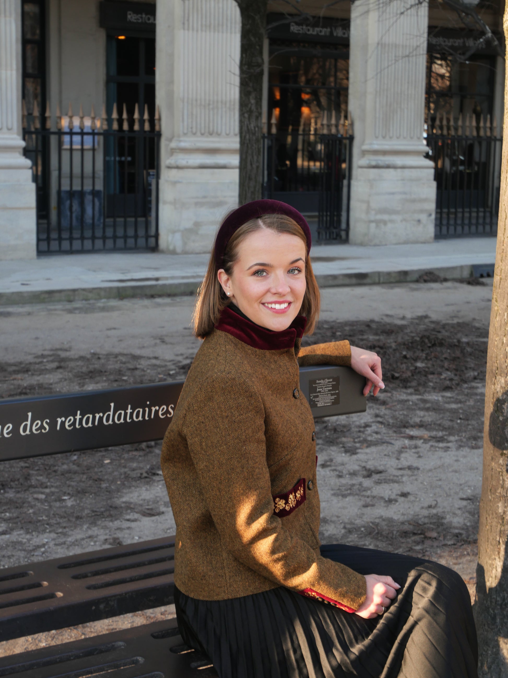 Serre-tête en velours Raphia Paris dans un style chic et contemporain